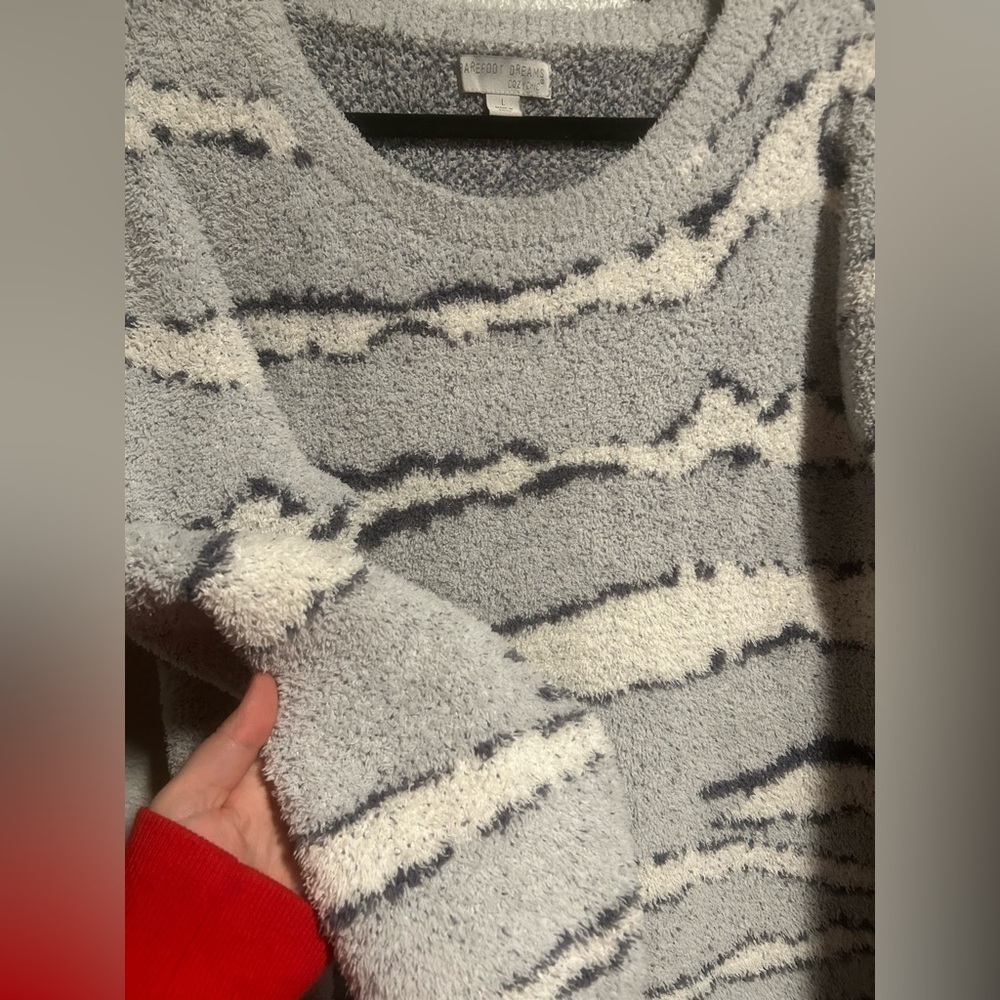 Barefoot dreams cozy chic sweater - Picture 3 of 6